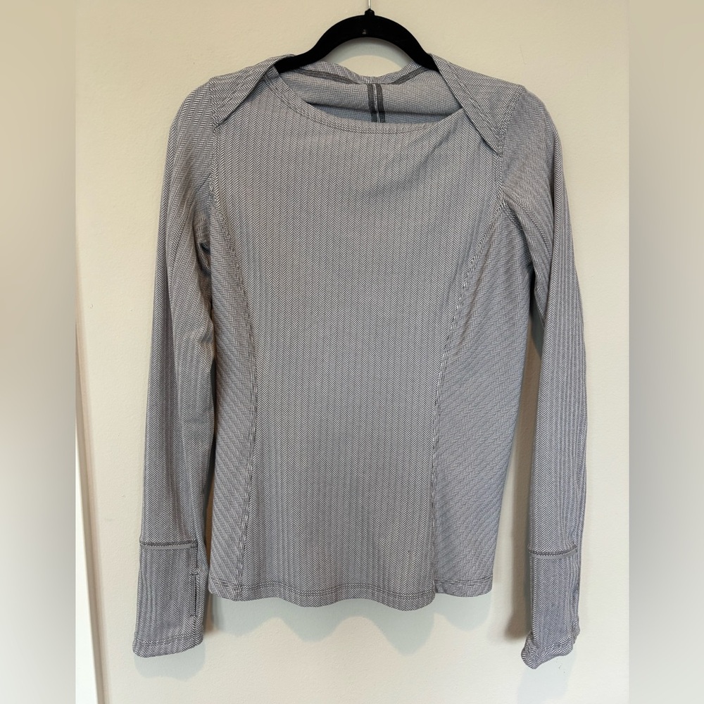 lululemon athletica Gray Long Sleeve Top 8 - Picture 1 of 6